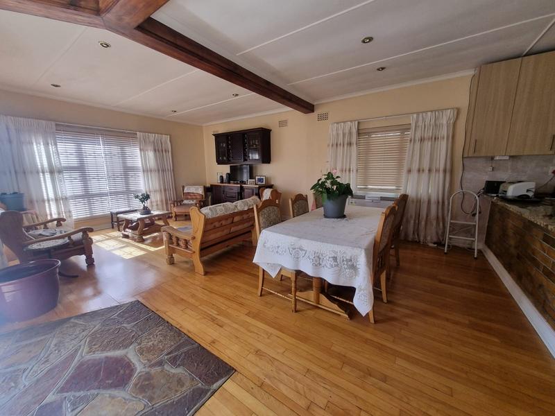 4 Bedroom Property for Sale in Goodwood Central Western Cape